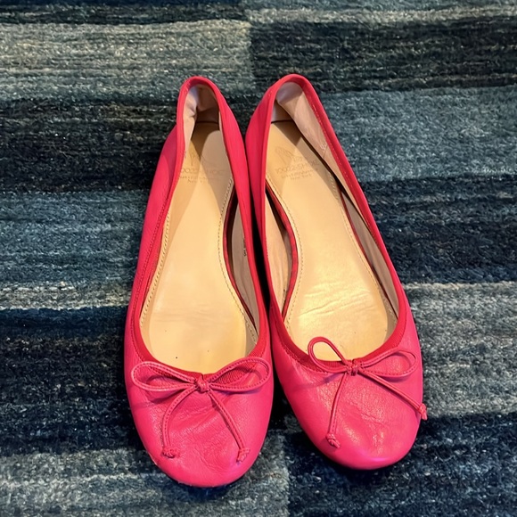 Saks Fifth Ave shoe brand hot pink flats - Picture 4 of 9